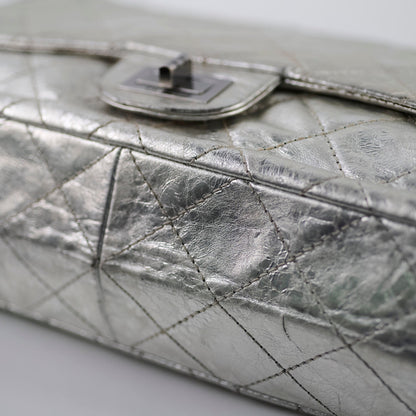 Chanel Maxi Flap Metallic Silver Series 11 - photo 14