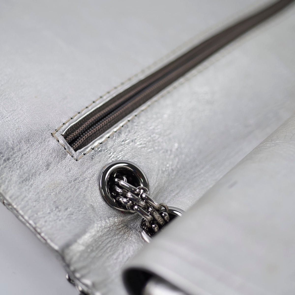 Chanel Maxi Flap Metallic Silver Series 11 - photo 7