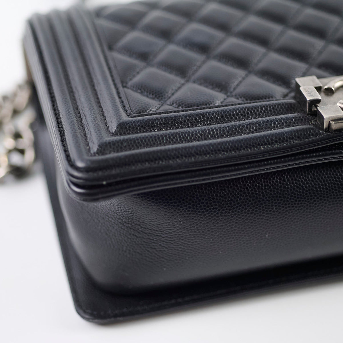 Chanel Caviar Old Medium Boy Black Series 28 - photo 9