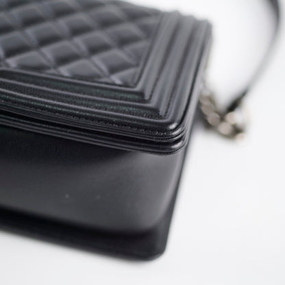 Chanel Caviar Old Medium Boy Black Series 28 - photo 12