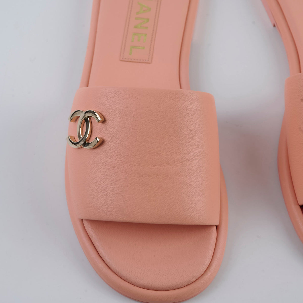 Chanel Sandals Peach Size 38.5 - photo 4