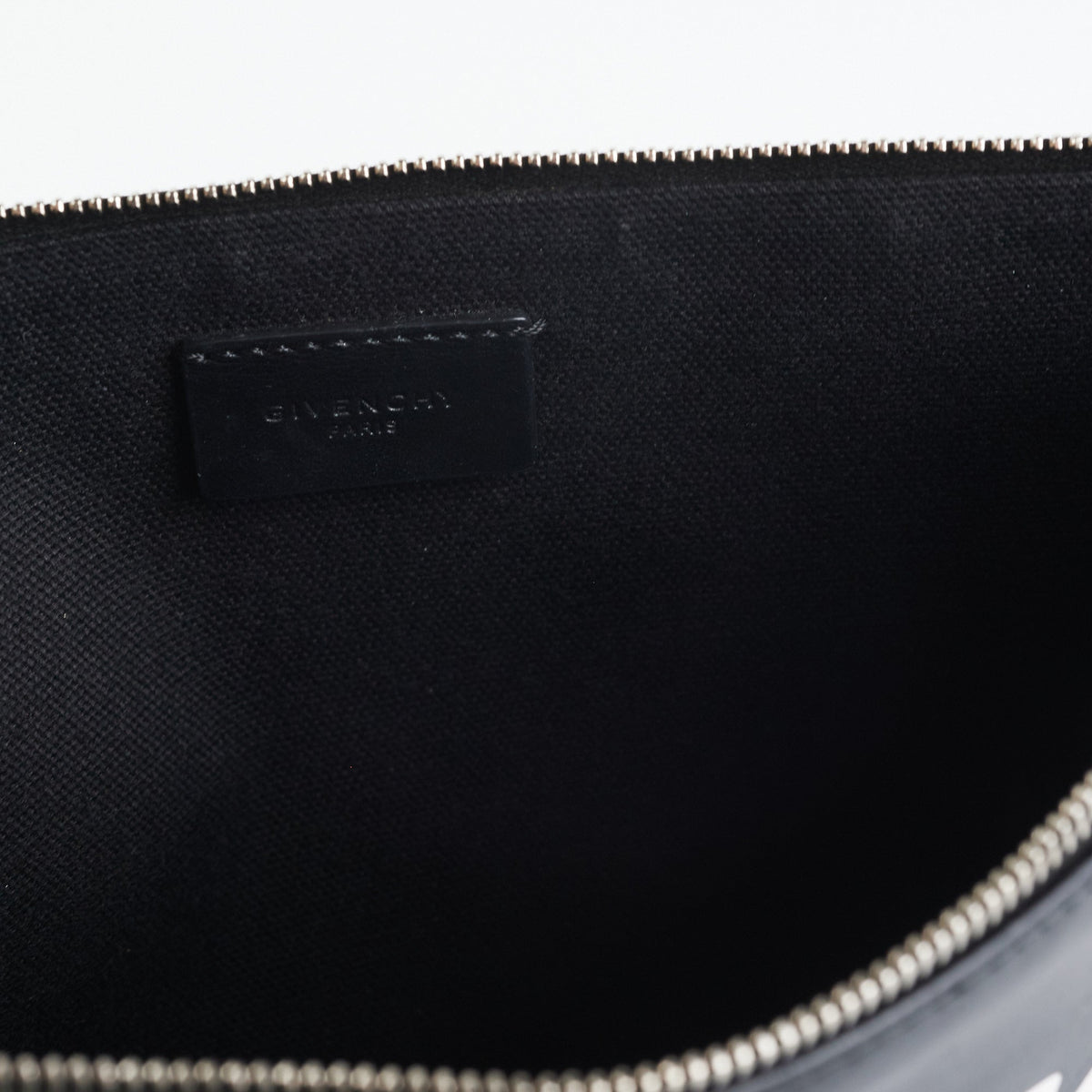 Givenchy Large Pouch Black - photo 5