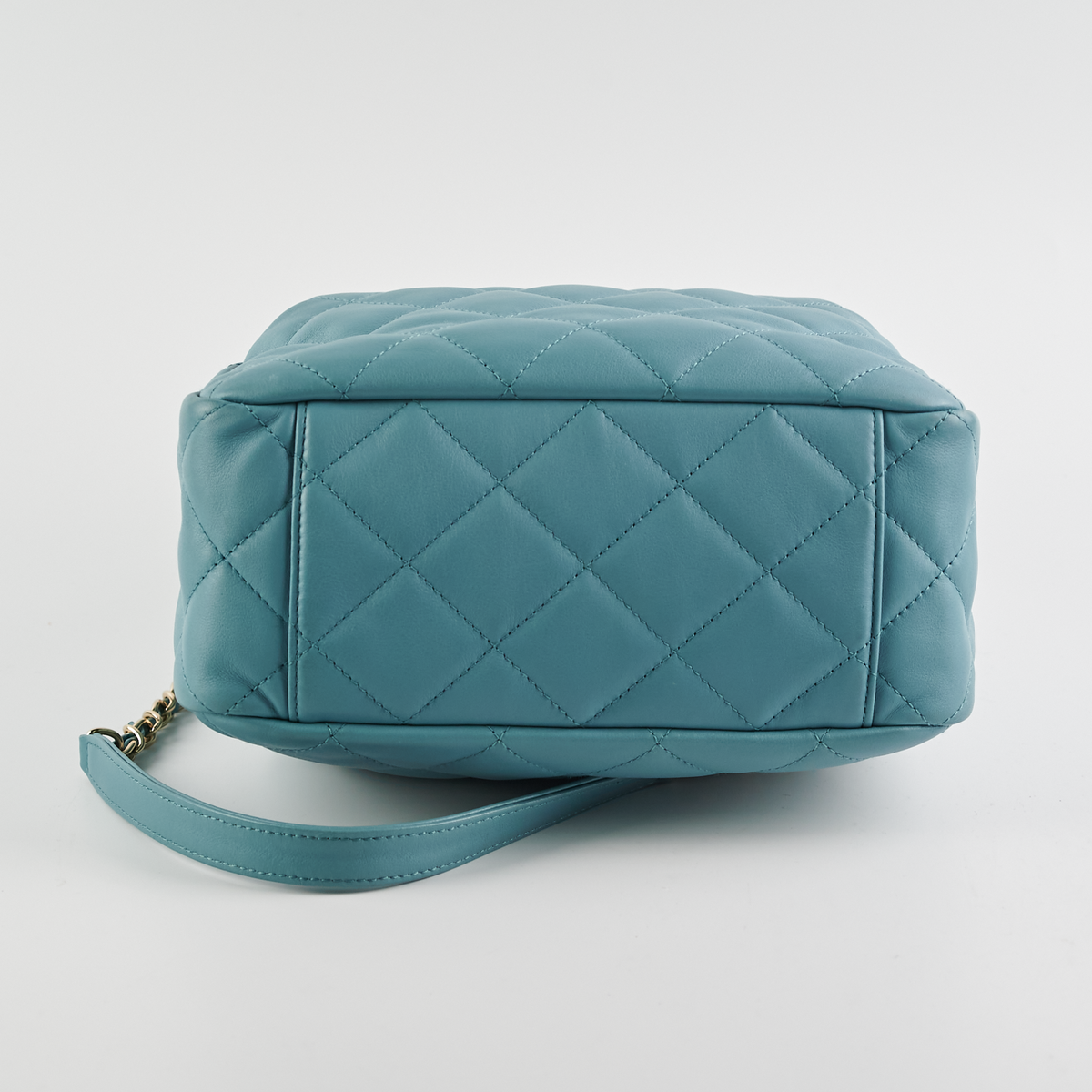ITEM 16 - Chanel Drawstring Bucket Bag Light Blue - photo 4