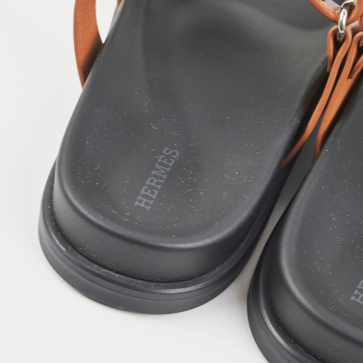 Hermes Chyrpe Leather Sandals (Size 38) - photo 6