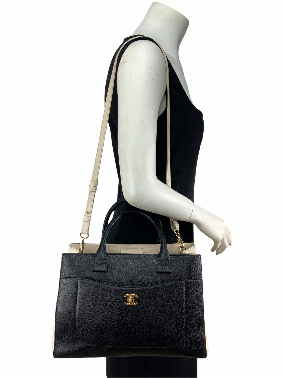 Chanel Neo Executive Bi-Color Small Shopping Tote 2017 - image 2