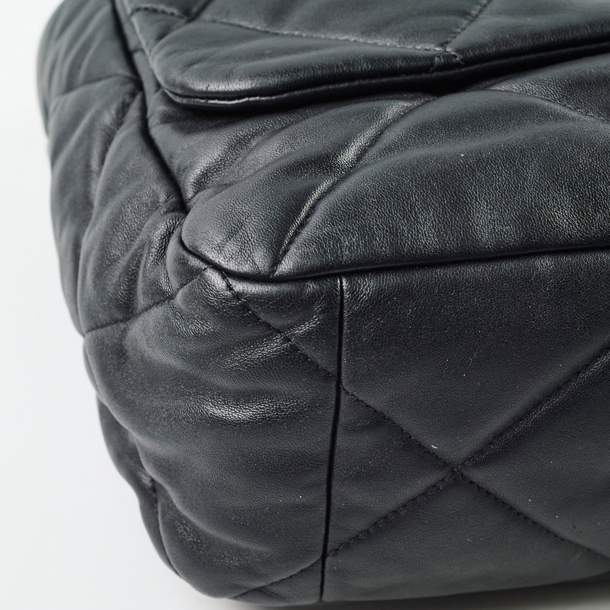 Chanel 19 Large Black Microchip - photo 15
