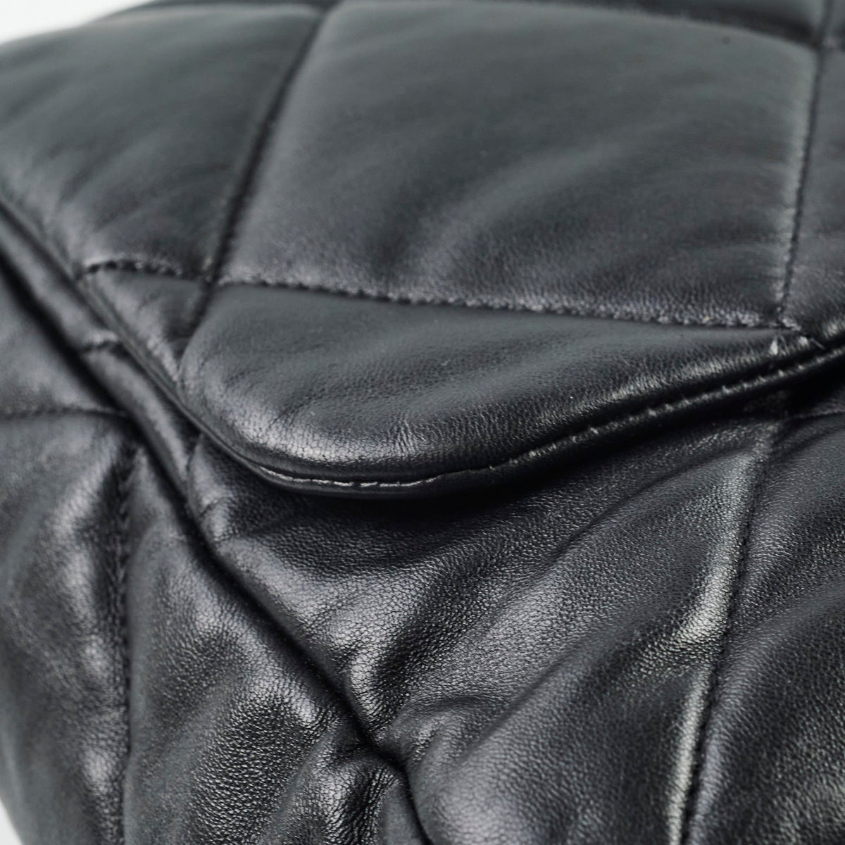 Chanel 19 Large Black Microchip - photo 14