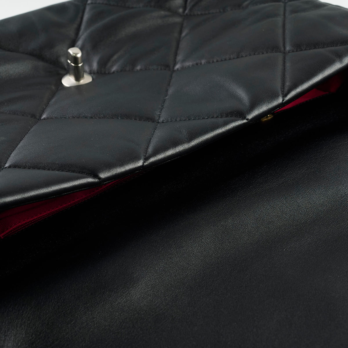 Chanel 19 Large Black Microchip - photo 8