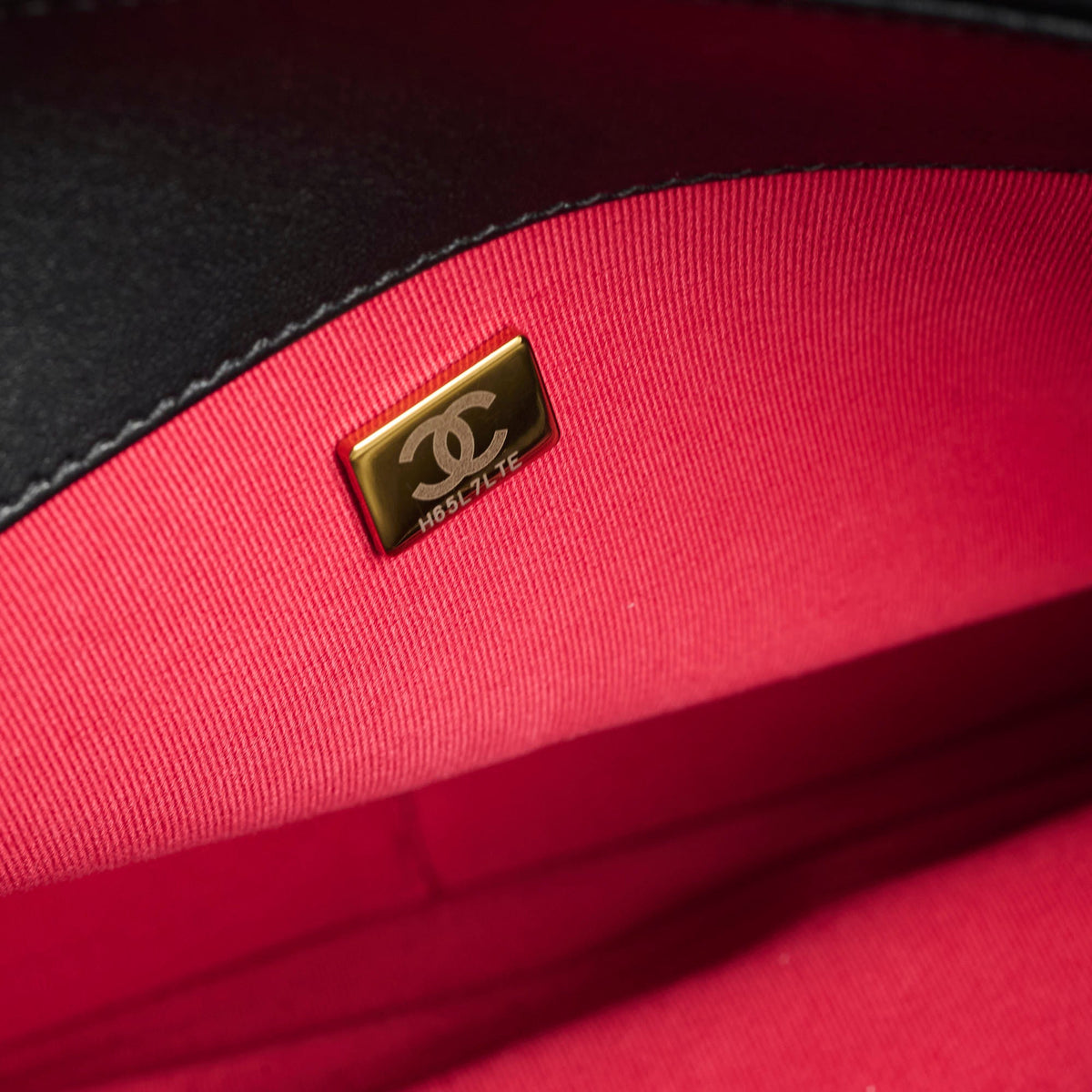 Chanel 19 Large Black Microchip - photo 6