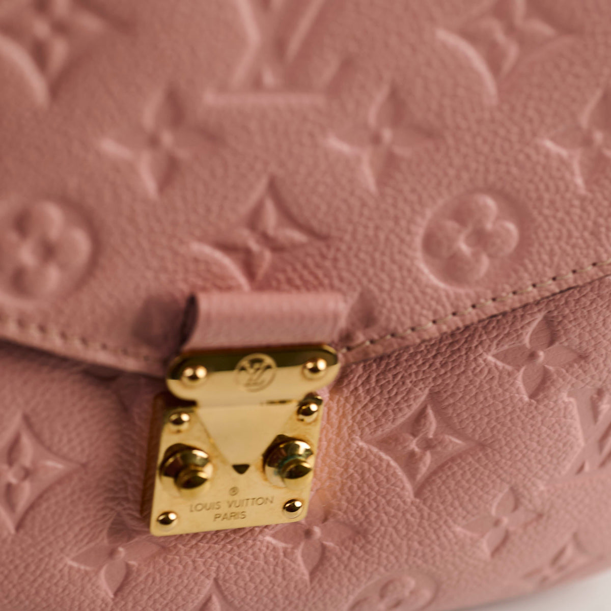 Louis Vuitton Pochette Metis Empriente Light Pink - photo 18