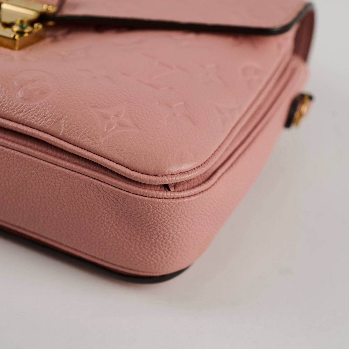 Louis Vuitton Pochette Metis Empriente Light Pink - photo 16