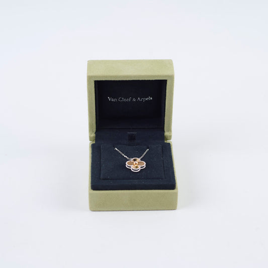 Van Cleef & Arpels Vintage Alhambra 2024 Holiday Limited Edition Pendant Necklace - photo 2