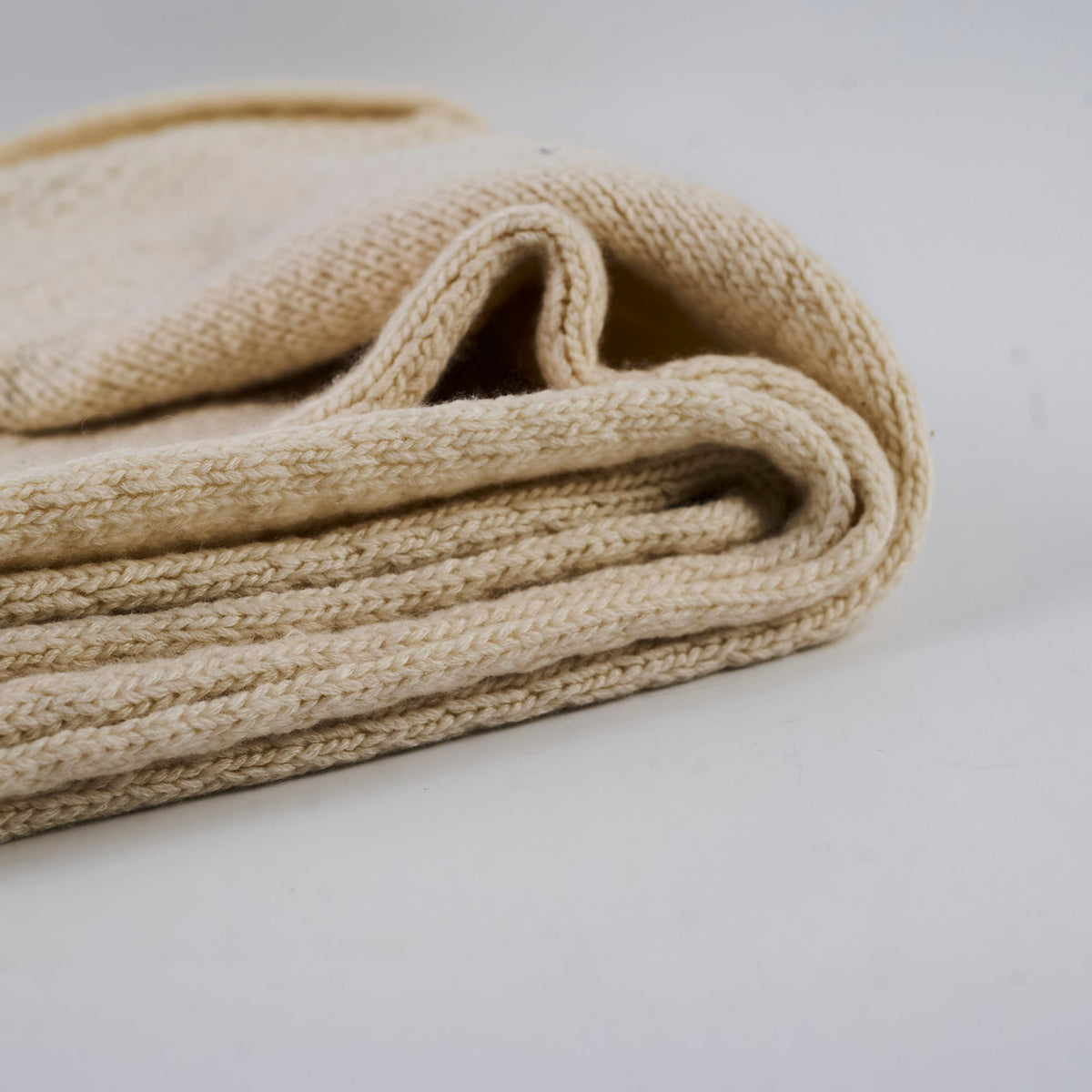 Chanel Cream Scarf 100% Cashmere - photo 7