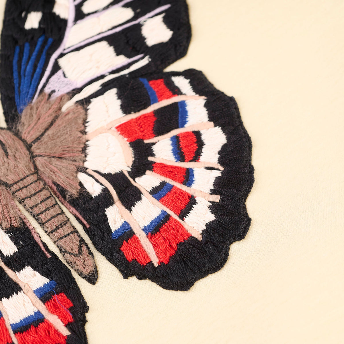 Gucci Butterfly Applique Sweater Size M - photo 15