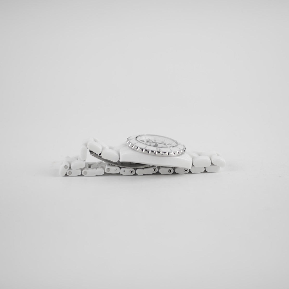 Chanel J12 Ceramic White Watch Quartz 33mm - photo 2