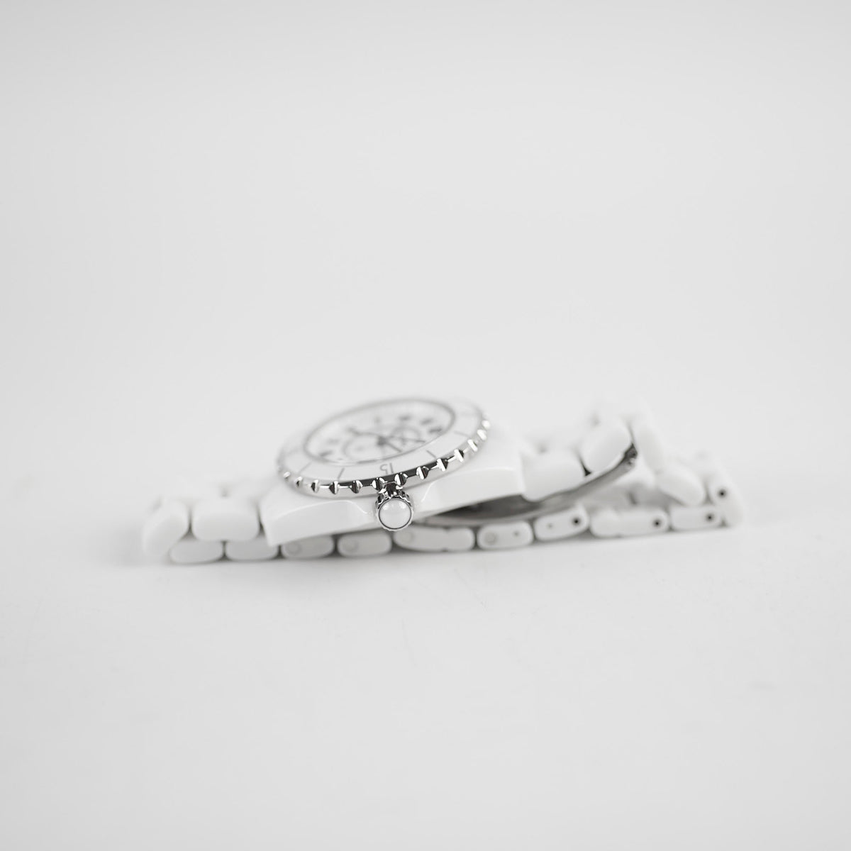 Chanel J12 Ceramic White Watch Quartz 33mm - photo 3