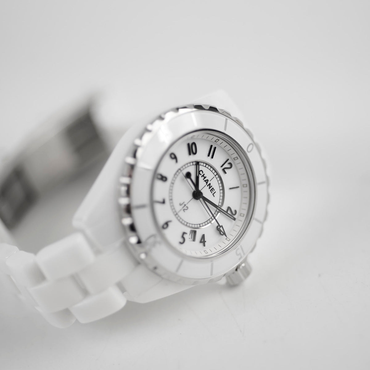 Chanel J12 Ceramic White Watch Quartz 33mm - photo 5