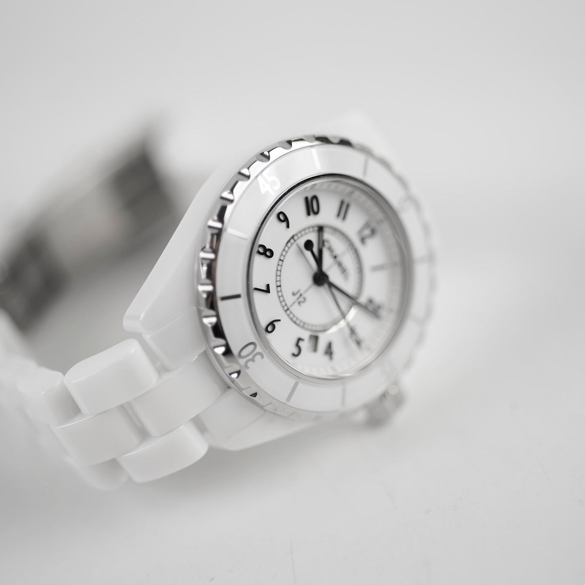 Chanel J12 Ceramic White Watch Quartz 33mm - photo 6
