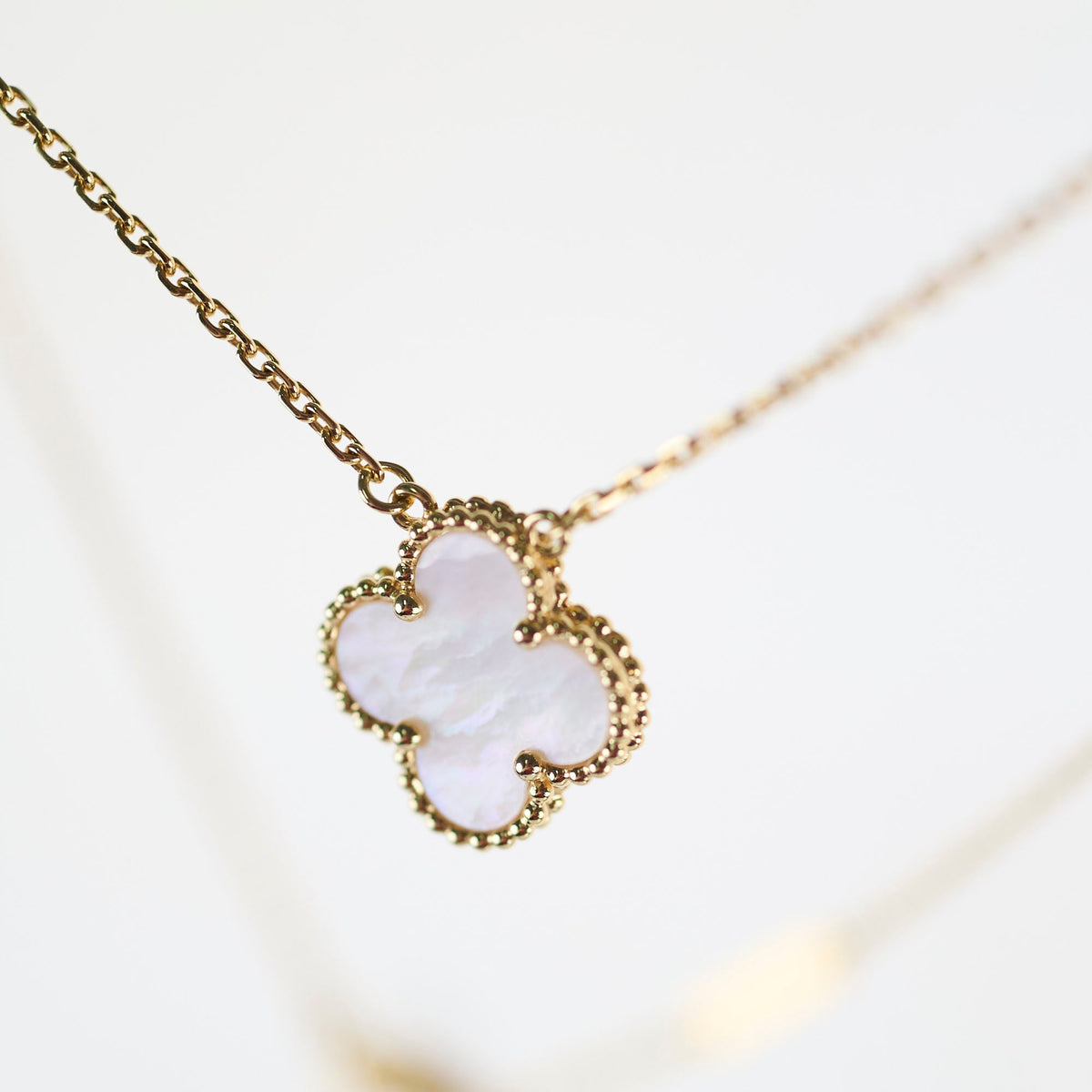 Van Cleef & Arpels Vintage Alhambra Mother of Pearl Necklace - photo 4