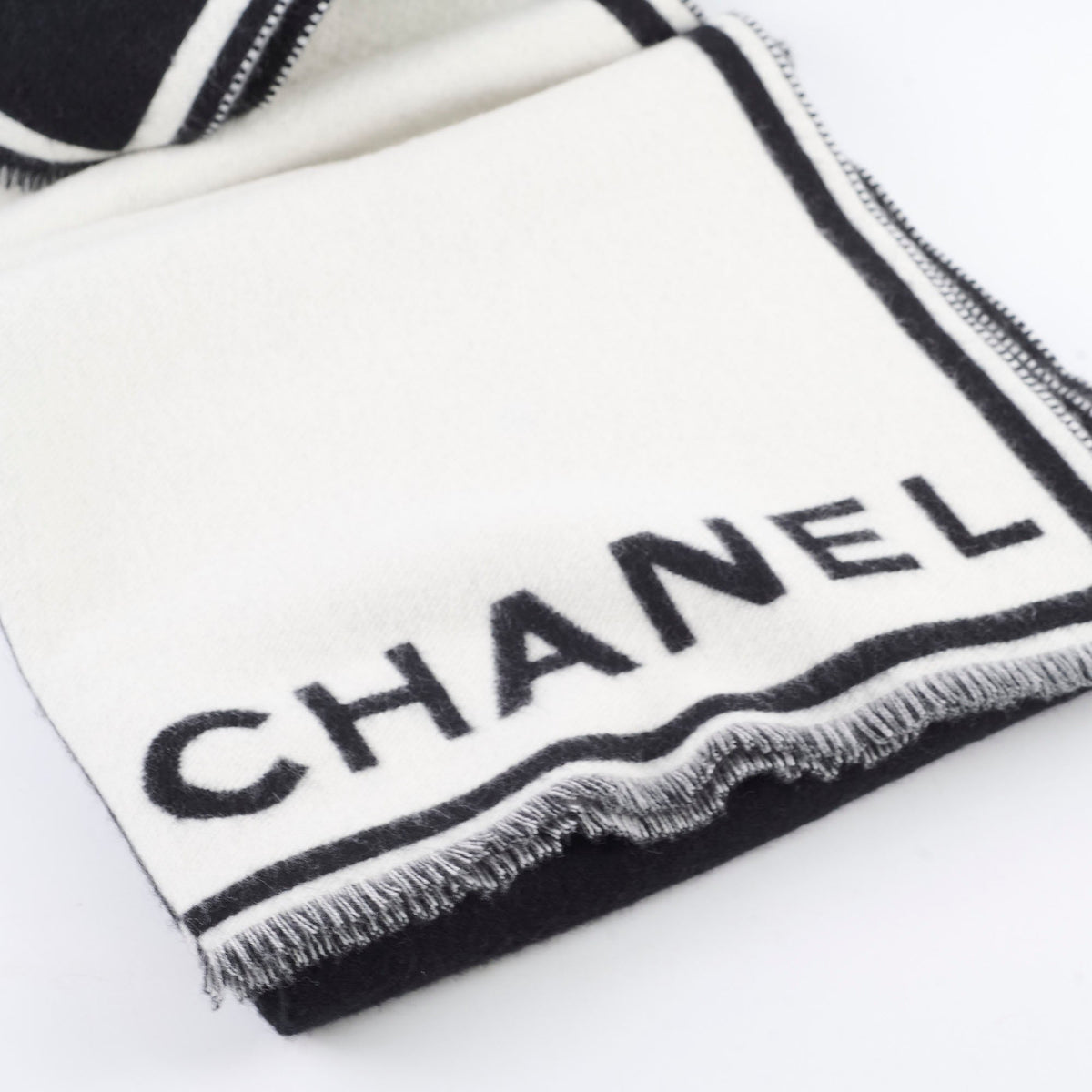 Chanel Thick Scarf - photo 7