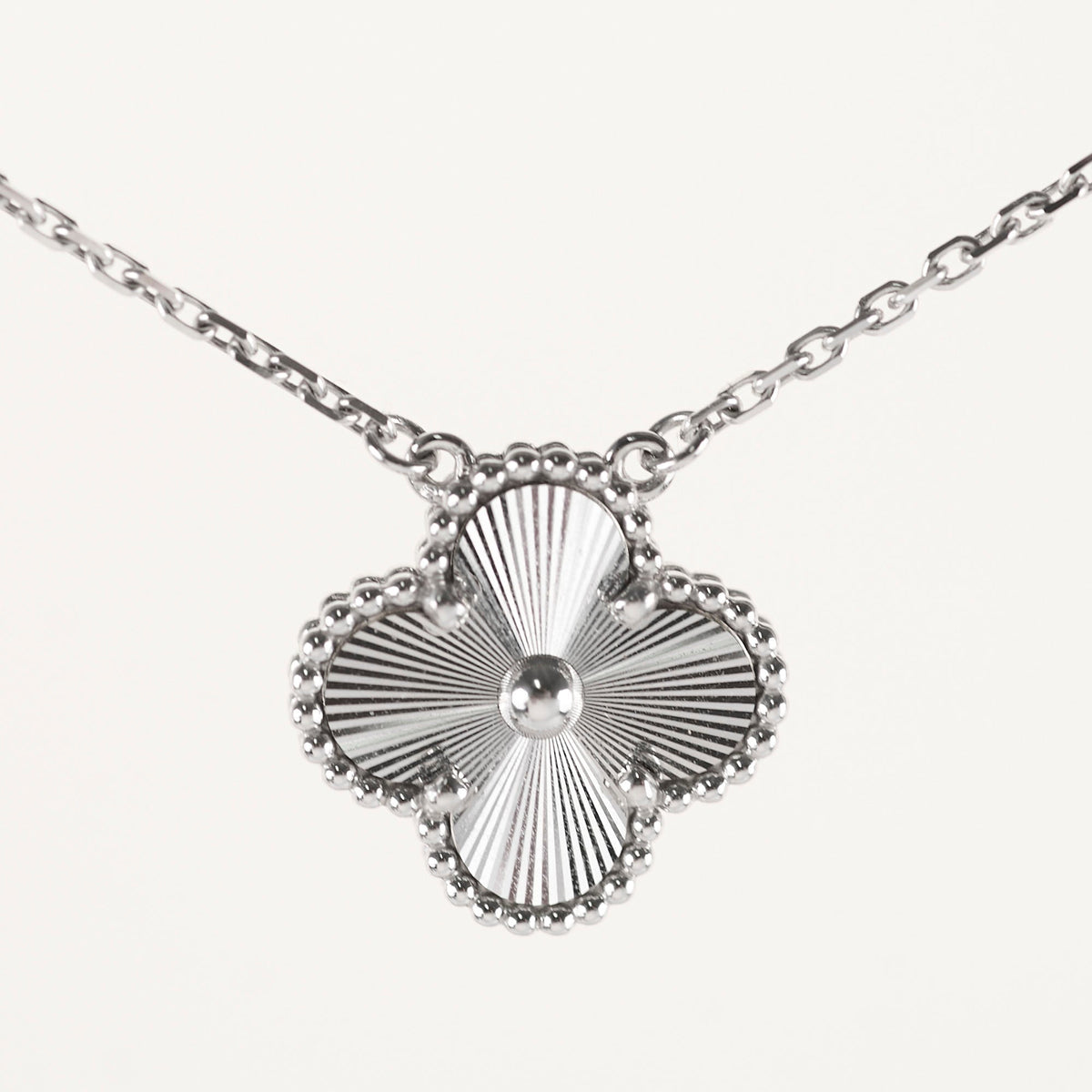 Van Cleef & Arpels Vintage Alhambra White Gold Guilloche - photo 2