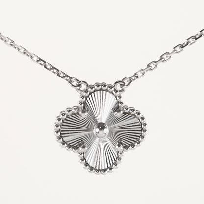 Van Cleef & Arpels Vintage Alhambra White Gold Guilloche - photo 2