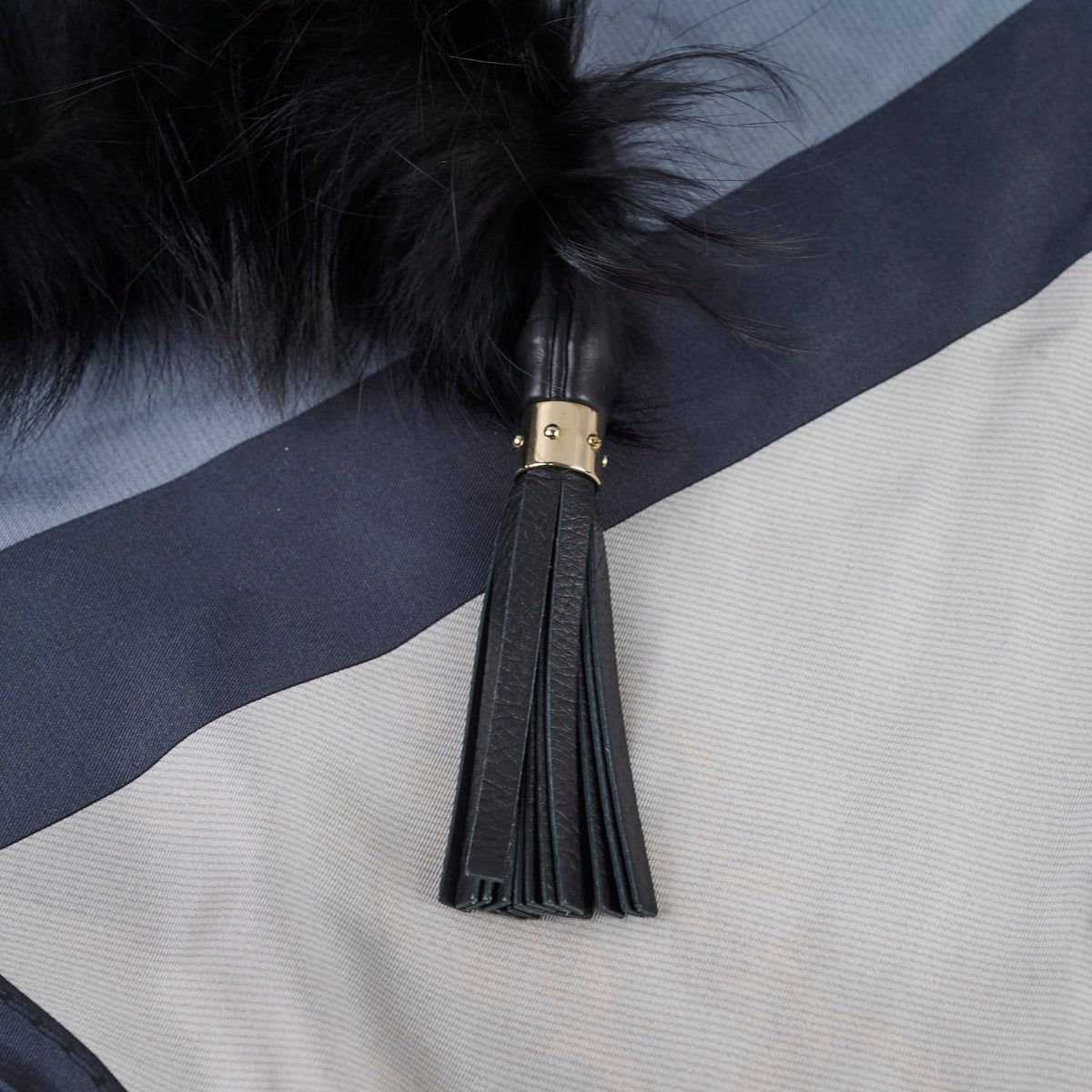 Gucci Silk Triangle, Fox Fur Trim Navy - photo 2