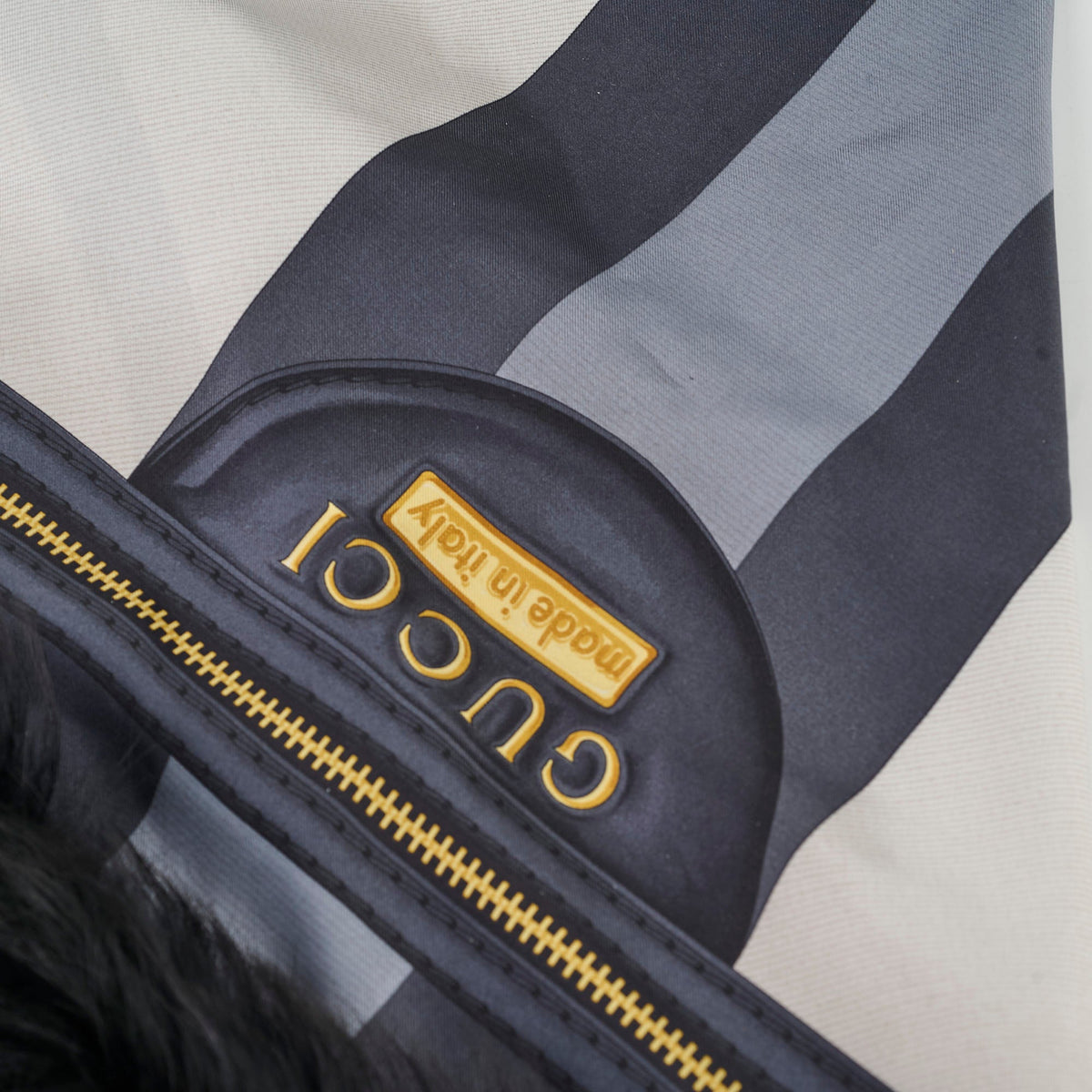 Gucci Silk Triangle, Fox Fur Trim Navy - photo 3