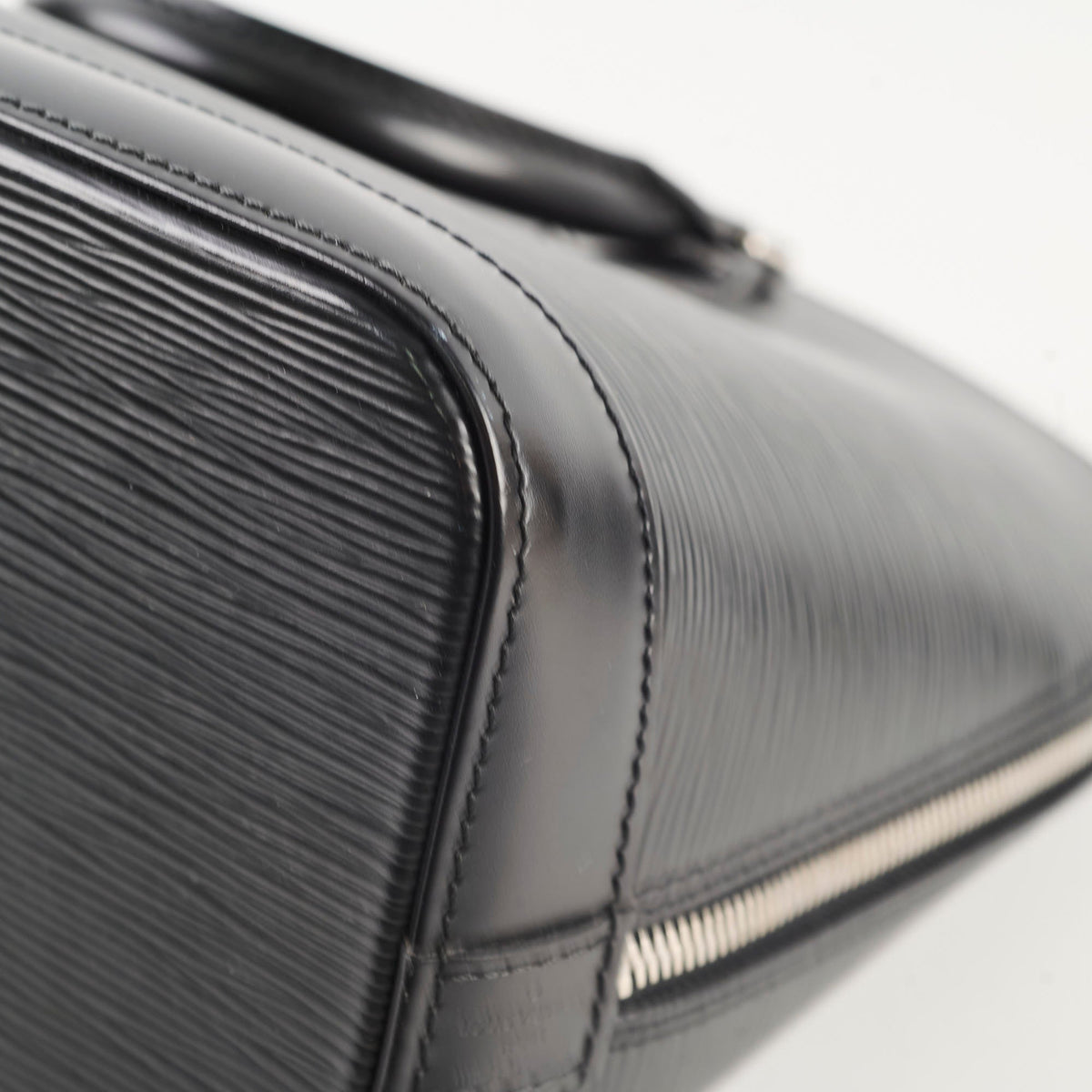 Louis Vuitton Alma PM Epi Black - photo 12