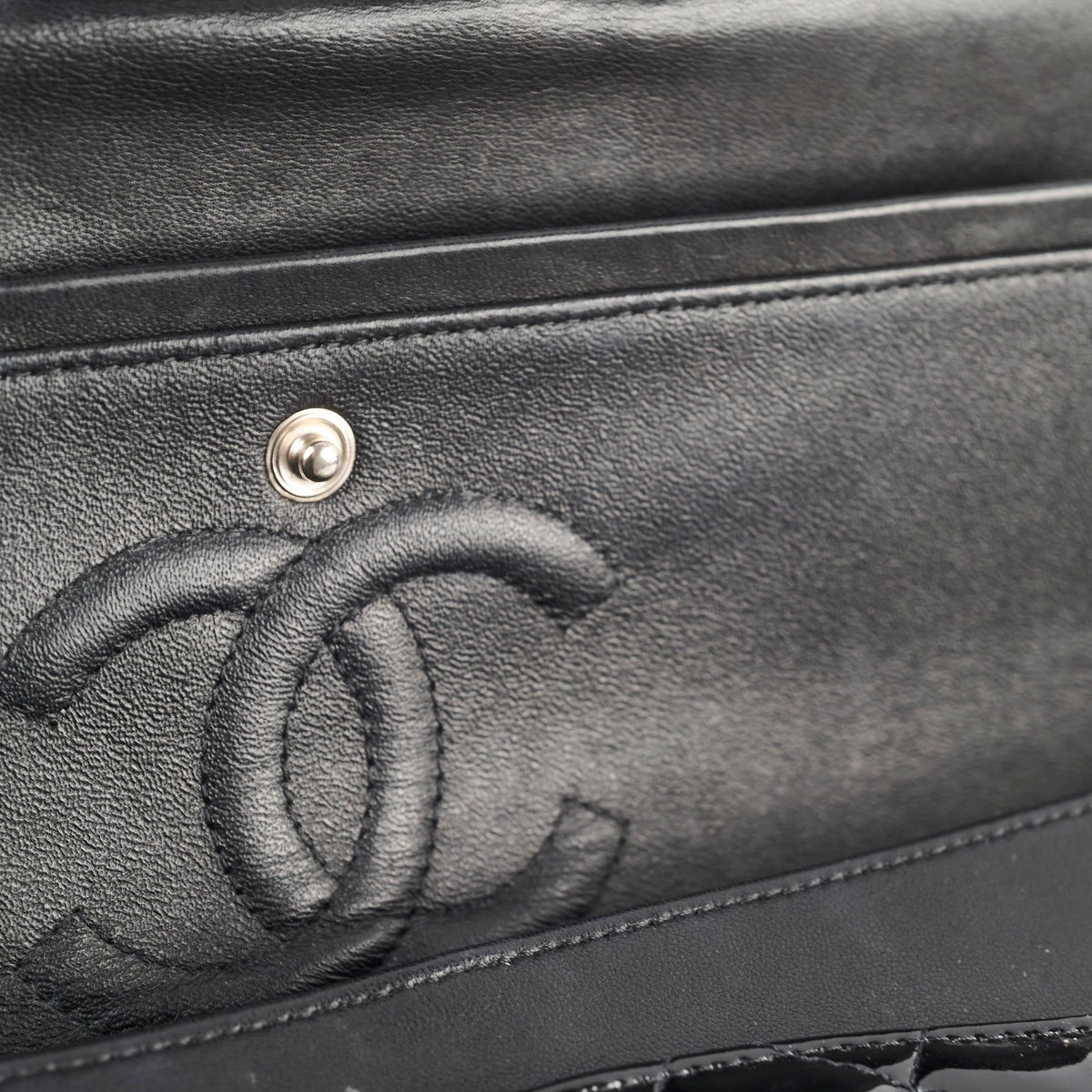 Chanel Classic Flap Medium M/L Patent Black (13 Series) - photo 11