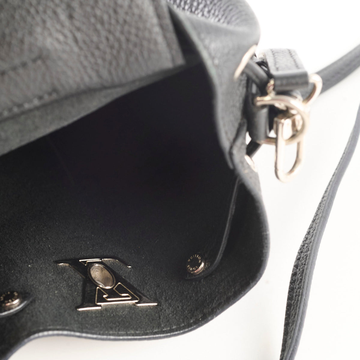 Louis Vuitton LockMe Bucket Nano Black - photo 5