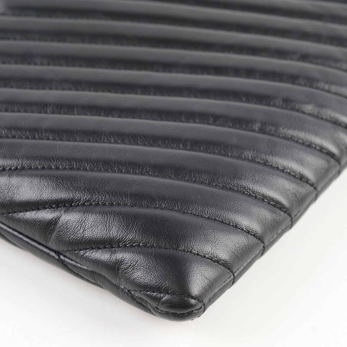 Saint Laurent Cassandre Matelasse Pouch Black - photo 11