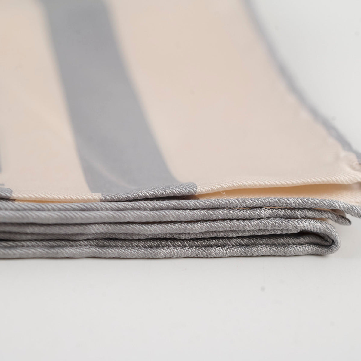 Louis Vuitton Monogram Silhouette Square 90 Silk Scarf Grey - photo 4