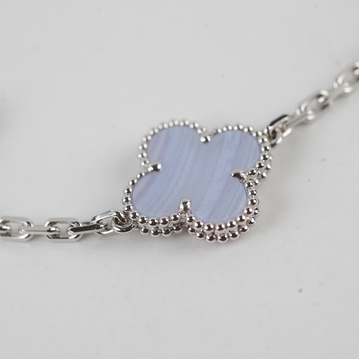 Van Cleef & Arpels Vintage Alhambra 5 Motif Bracelet Chalcedony - photo 7