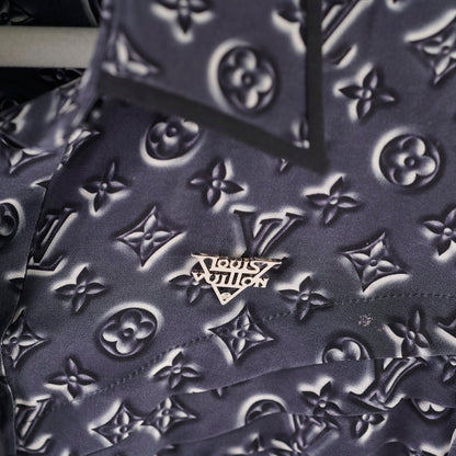 Louis Vuitton Straight Classic Monogram Silk Shirt Size 36 - photo 3