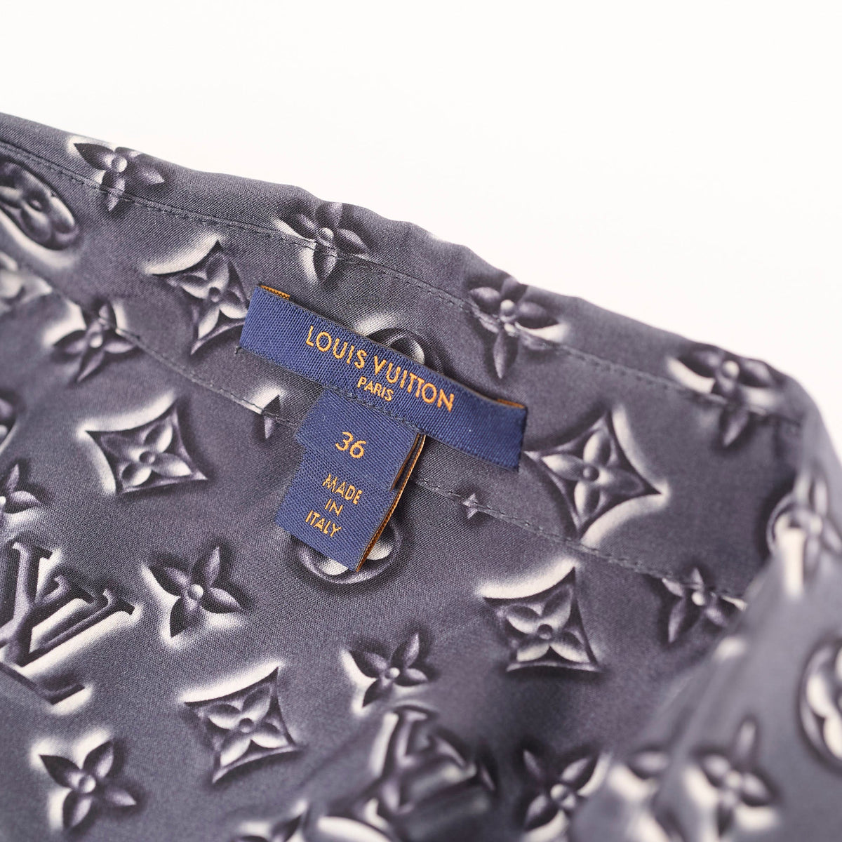 Louis Vuitton Straight Classic Monogram Silk Shirt Size 36 - photo 8
