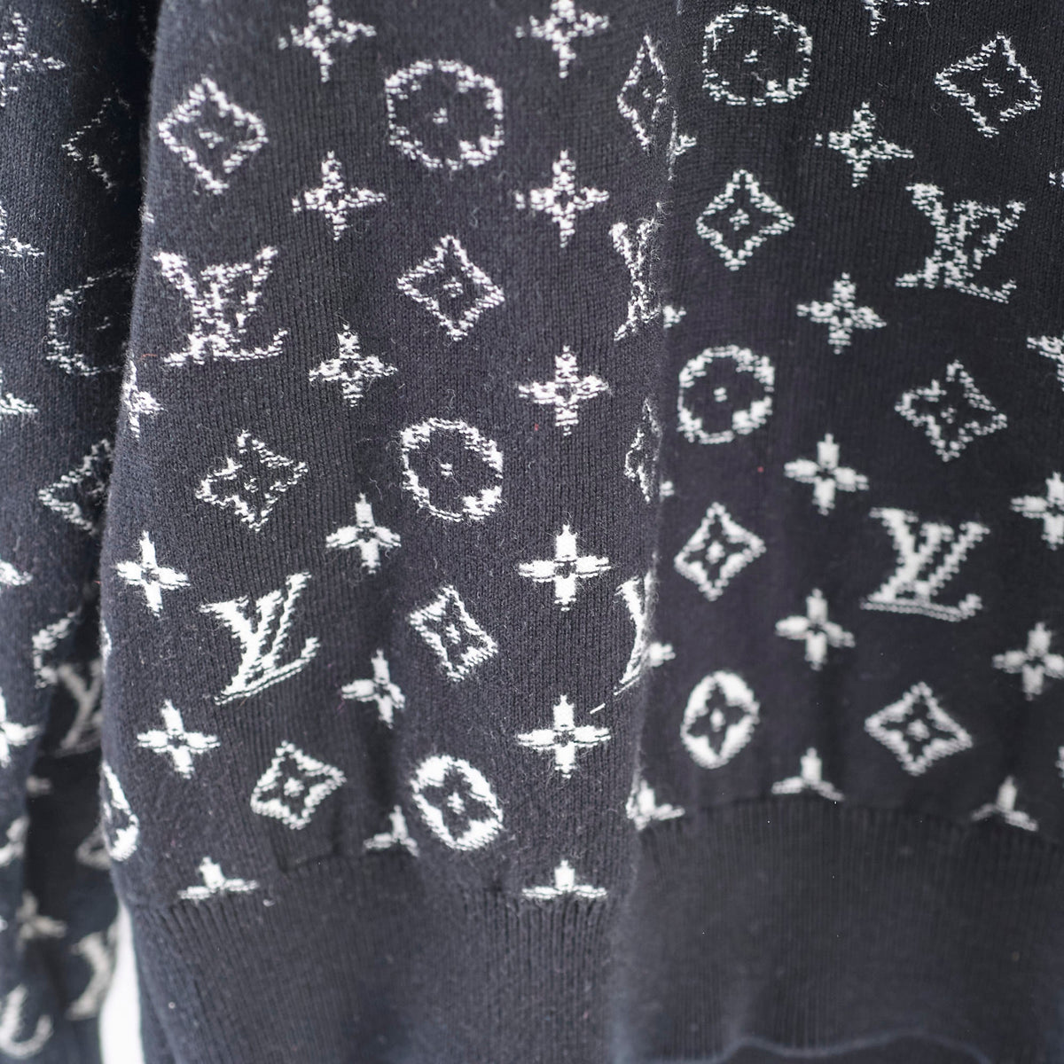 Louis Vuitton LVSE Monogram Crewneck Size L - photo 7