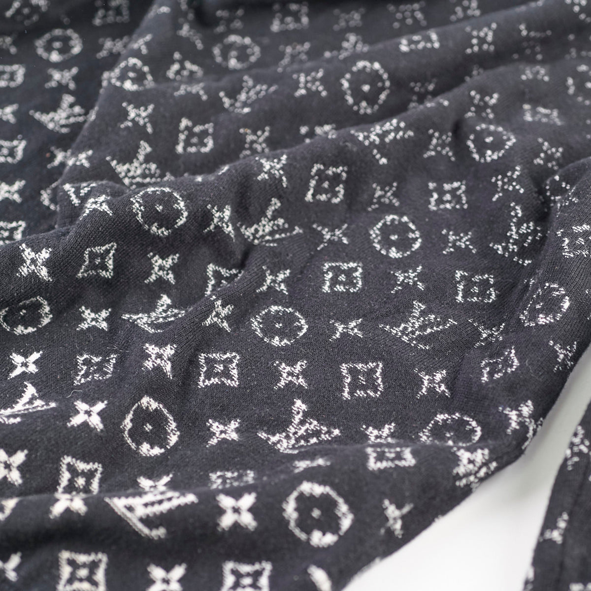 Louis Vuitton LVSE Monogram Crewneck Size L - photo 12