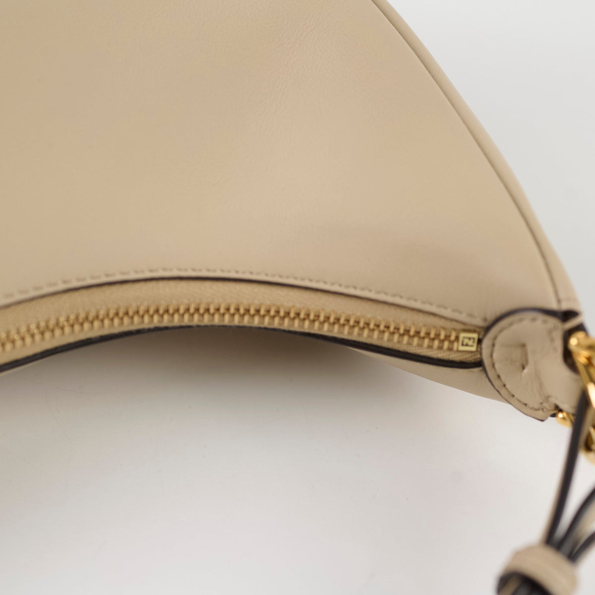 Fendi Fendigraphy Small Leather Hobo Beige - photo 9