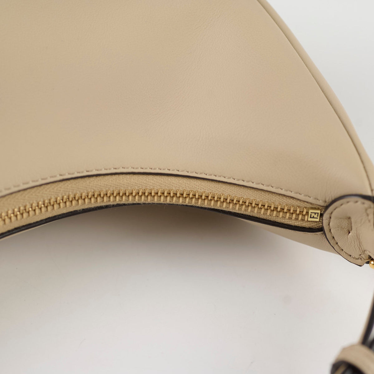 Fendi Fendigraphy Small Leather Hobo Beige - photo 10