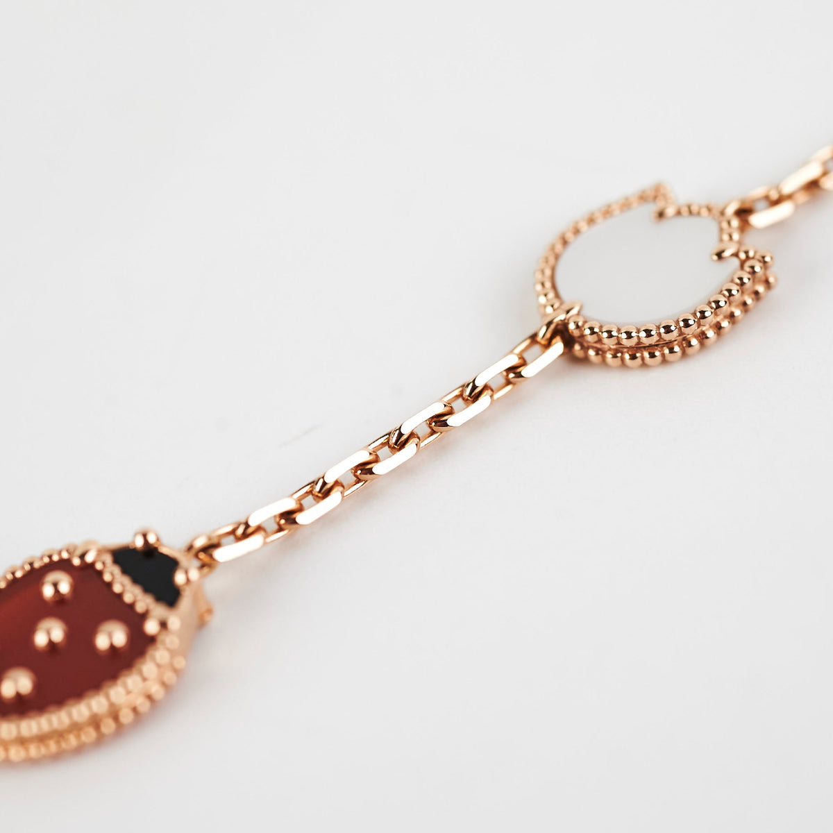 Van Cleef & Arpels VCA Lucky Spring Bracelet 5 Motifs 2023 - photo 4