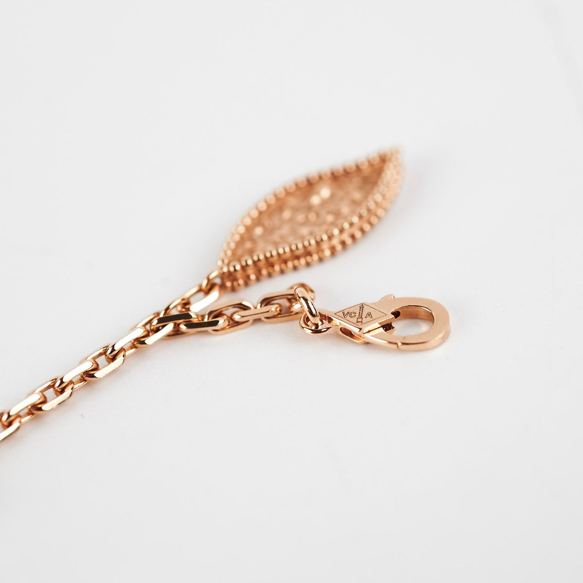 Van Cleef & Arpels VCA Lucky Spring Bracelet 5 Motifs 2023 - photo 8