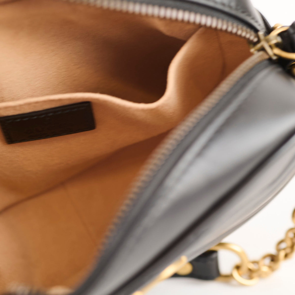 Gucci Mini Marmont Camera bag Black (2025) - photo 6