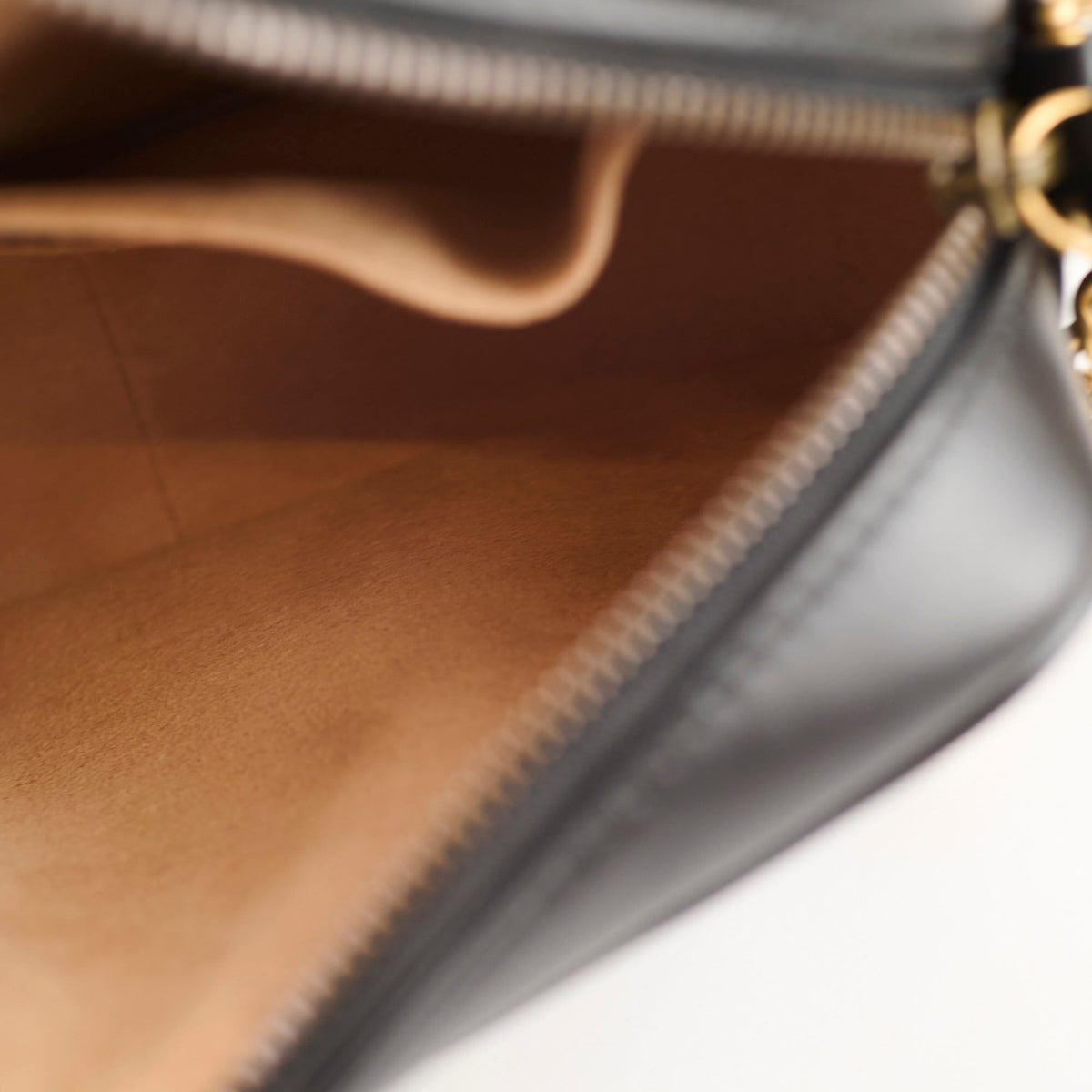 Gucci Mini Marmont Camera bag Black (2025) - photo 7