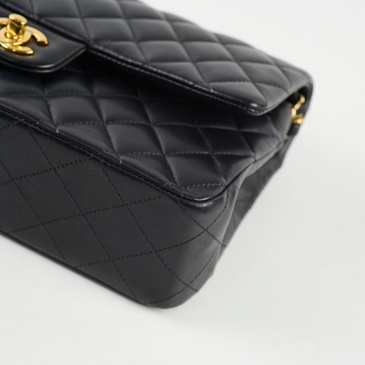 Chanel Classic Flap Medium Lambskin Black - photo 12
