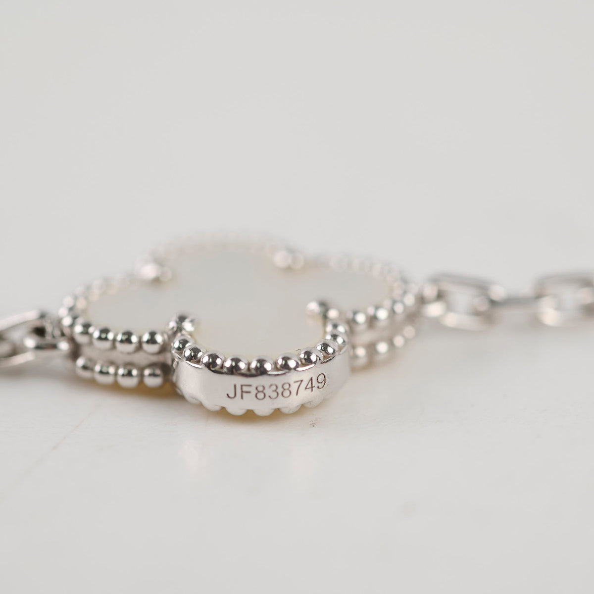 Van Cleef & Arpels Alhambra 5 Motif MOP Mother Of Pearl Bracelet White Gold - photo 7