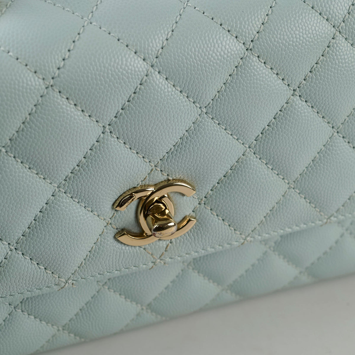 Chanel Coco Handle Small Caviar Light Blue - photo 10