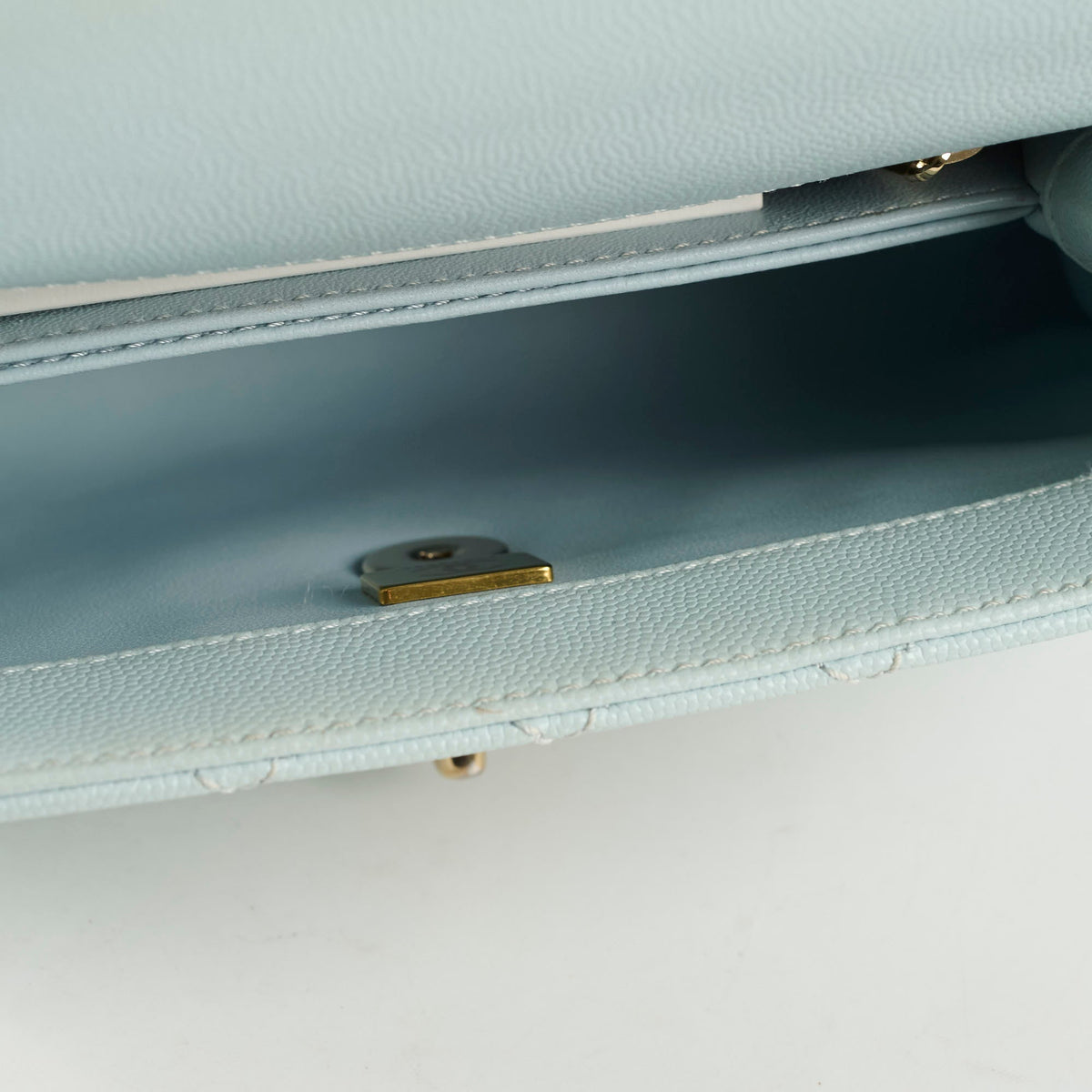 Chanel Coco Handle Small Caviar Light Blue - photo 5