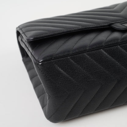 Chanel Reissue 2.55 226 Chevron Black - photo 15