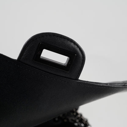 Chanel Reissue 2.55 226 Chevron Black - photo 9